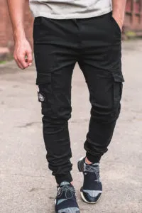 Мужские черные джинсы: за и против