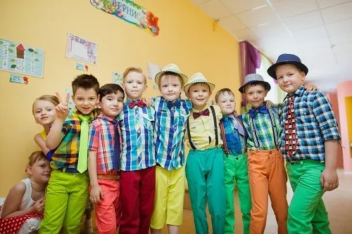 Дети в модной одежде