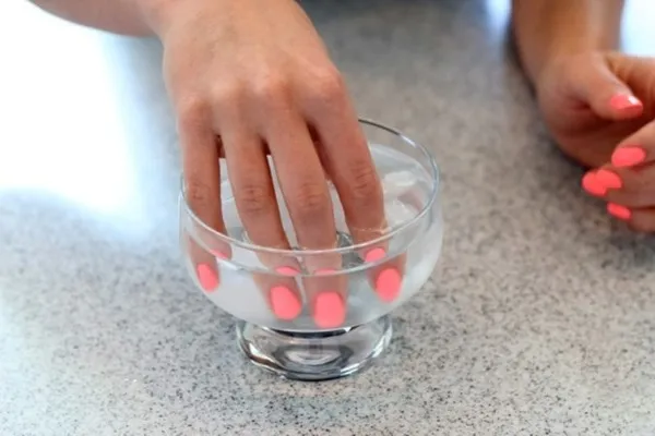 Как быстро высушить гель-лак для ногтей в домашних условиях без фена, утюга или лампы