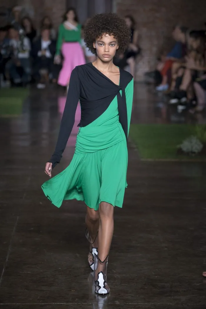 Черно-зеленое платье msgm