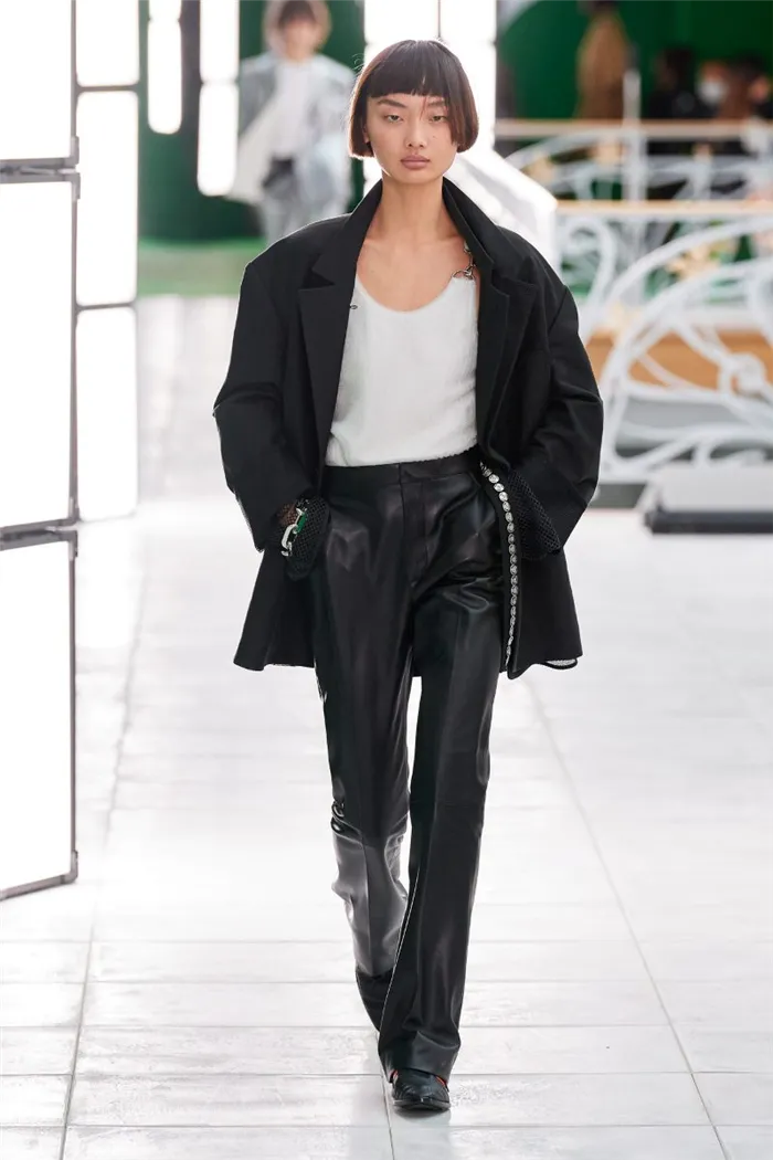 Модная одежда 2021. Пиджак Louis Vuitton