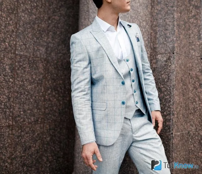 Льняной костюм как модная мужская одежда 2021 года