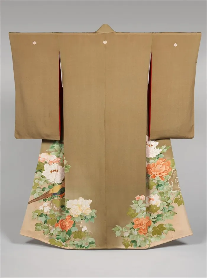 Традиционное кимоно
