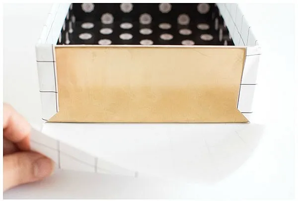 Как красиво и эффектно украсить коробки бумагой: пошаговое руководство