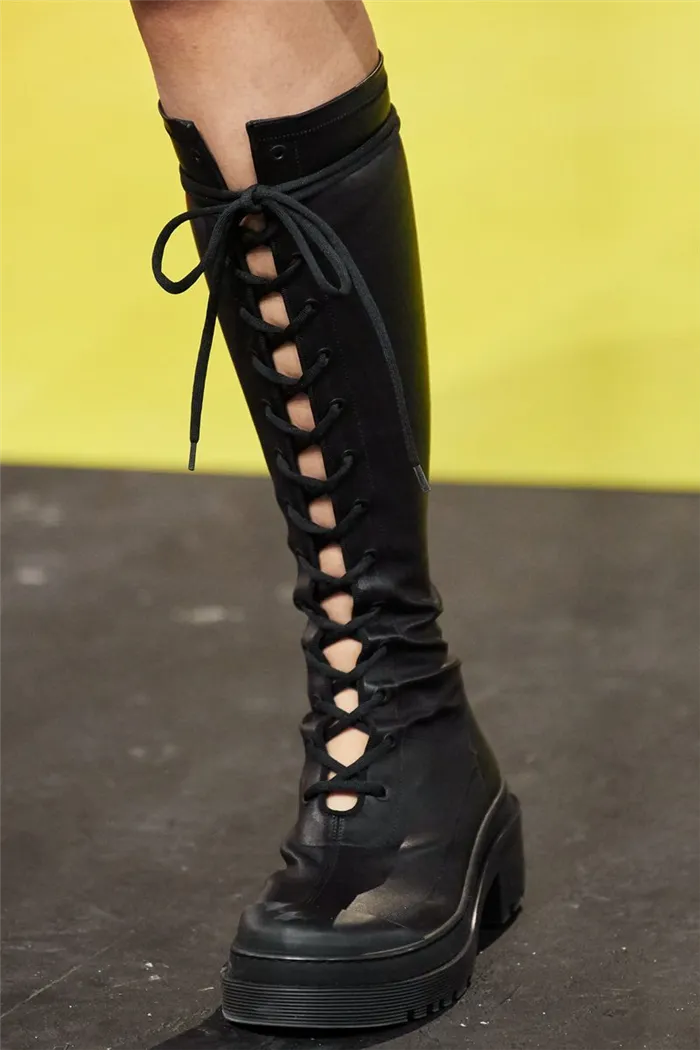 Обувь Christian Dior для весенне-летней коллекции 2022 года