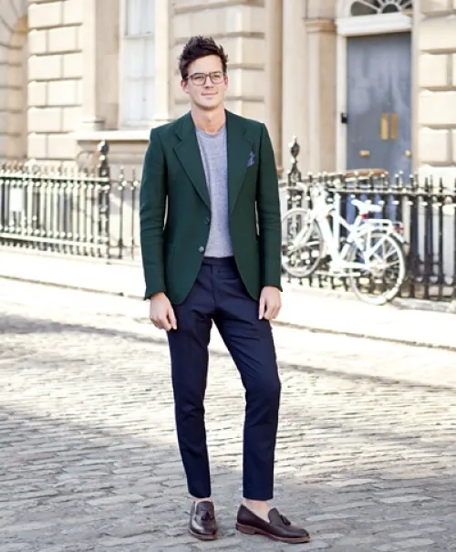 Зеленый пиджак с квадратными карманами