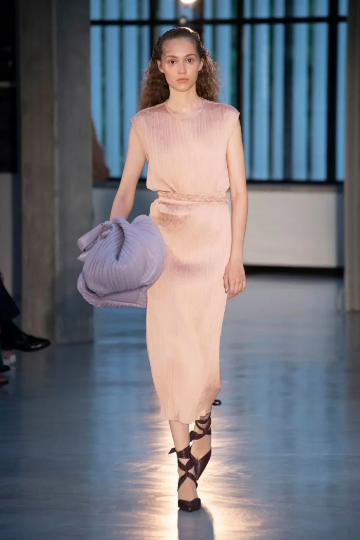 Бежево-розовое платье Max Mara