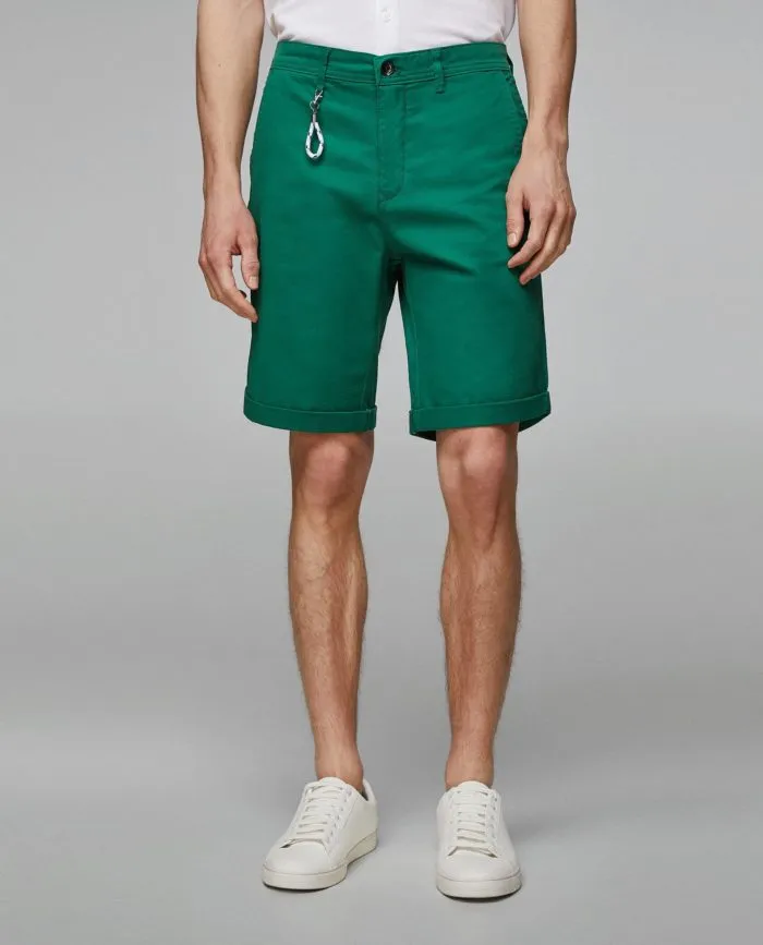 зелёные шорты