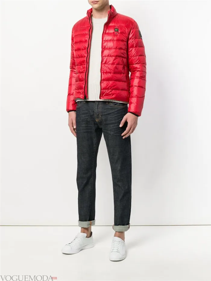 Мужской красный пиджак и джинсы с отворотом