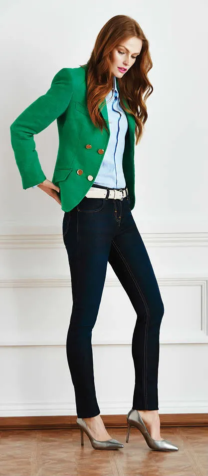 Сочетайте зеленый пиджак с чем-то, что привлекает потрясающие взгляды