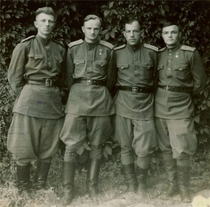 Брюки-галифе были частью униформы советских солдат во время Второй мировой войны.