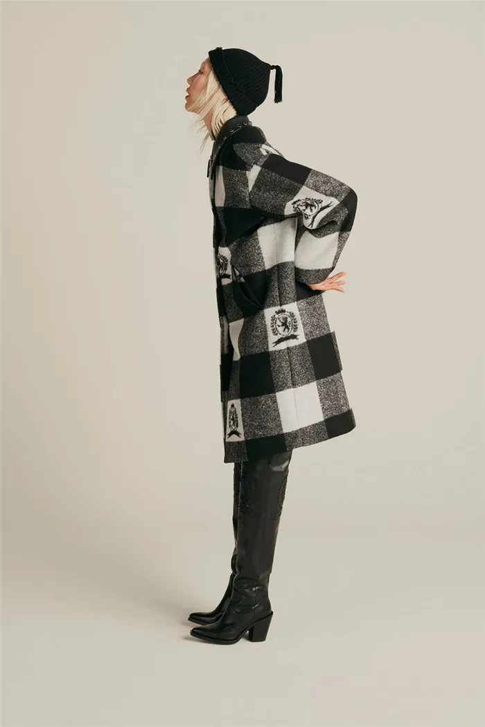 Модное клетчатое пальто осень-зима 2020-2021 из коллекции Tommy Hilfiger