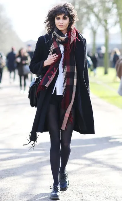 15 способов удачно завязать шарф на пальто