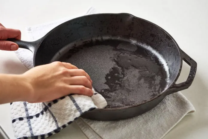 Πώς να αποτρέψετε τα μαγειρικά σας σκεύη από το να παγιδευτούν