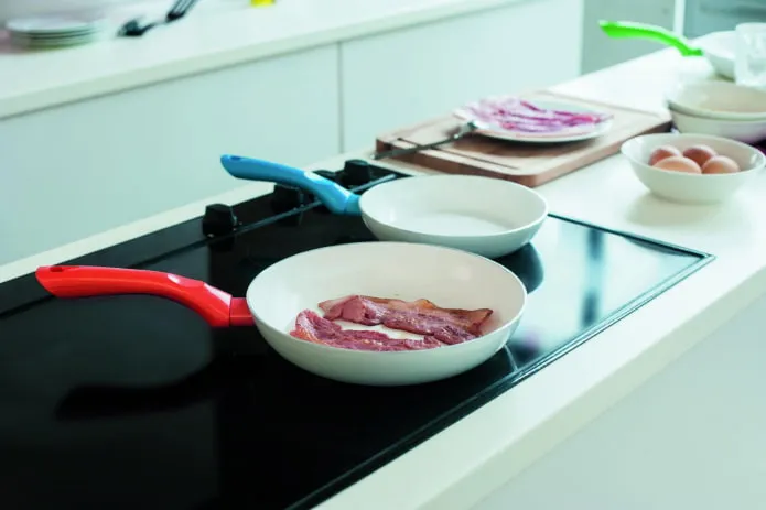 πώς να πλύνετε ένα τηγάνι με κεραμική επίστρωση