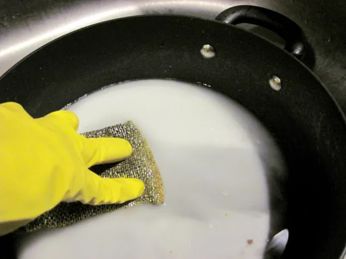 καθαρισμός τηγανιών με υπεροξείδιο