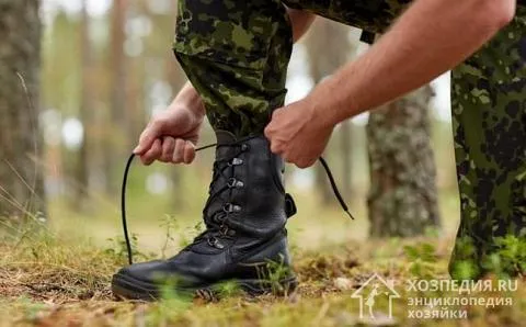 Как военные растягивают кожаную обувь