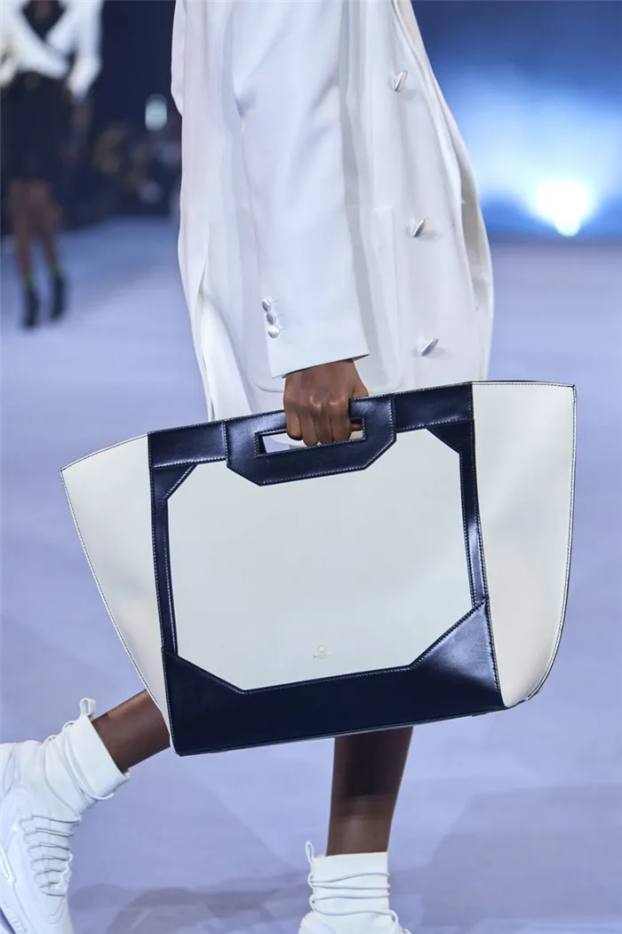 Модная сумка 2021 из коллекции Balmain