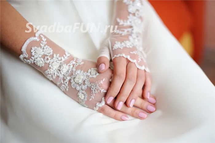 Прозрачные перчатки для невесты