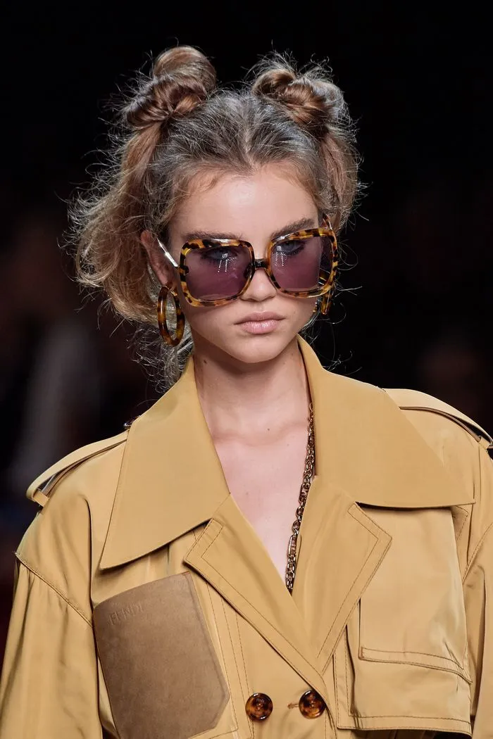 Стильные квадратные женские солнцезащитные очки из коллекции Fendi 2020 года