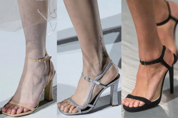 Ремешки на лодыжках - модный и удачный атрибут сандалий, подчеркивающий изящество ноги.