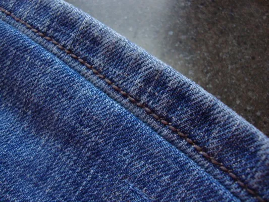 Как разрезать джинсы, чтобы исправить интерьер.