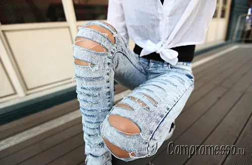 Рваные джинсы - забава для молодых или нечто большее?