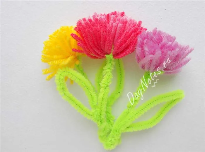 Цветы из пряжи - красивые и простые для детей и взрослых