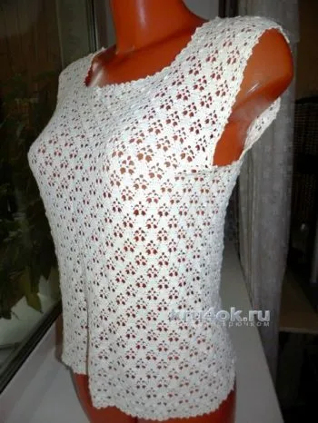 かぎ針編みの夏のTシャツ。 Елена Мерцаловаによる作業
