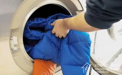 Большинство курток можно стирать в машинке.