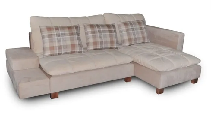 Обивка дивана мягкими тканями - популярный вид мебели благодаря комфортным ощущениям от материала корпуса.