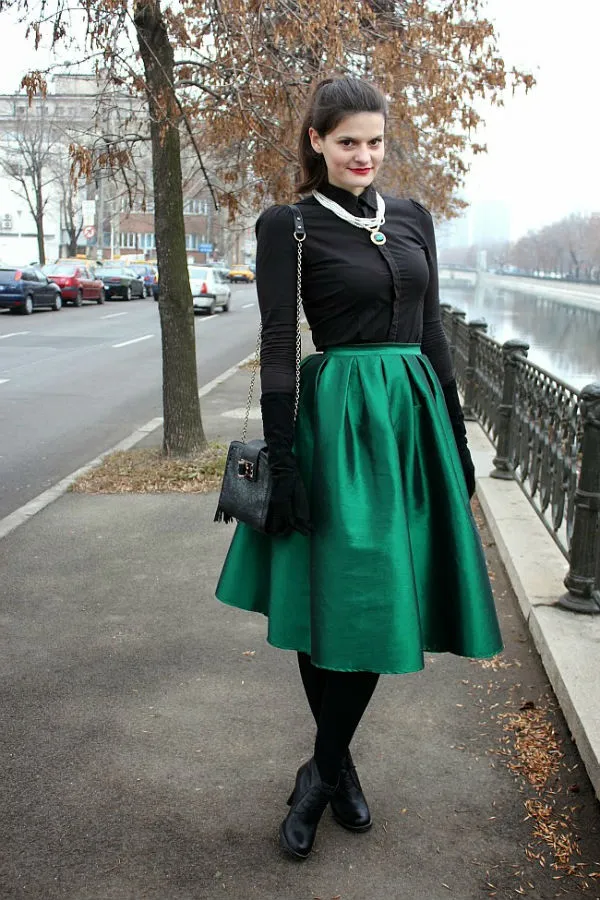 С чем носить зеленую юбку-карандаш - офисный стиль