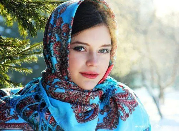 Как носить шарф: советы Эвелины Хромченко