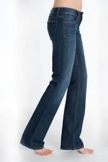Характерные мешковатые джинсы