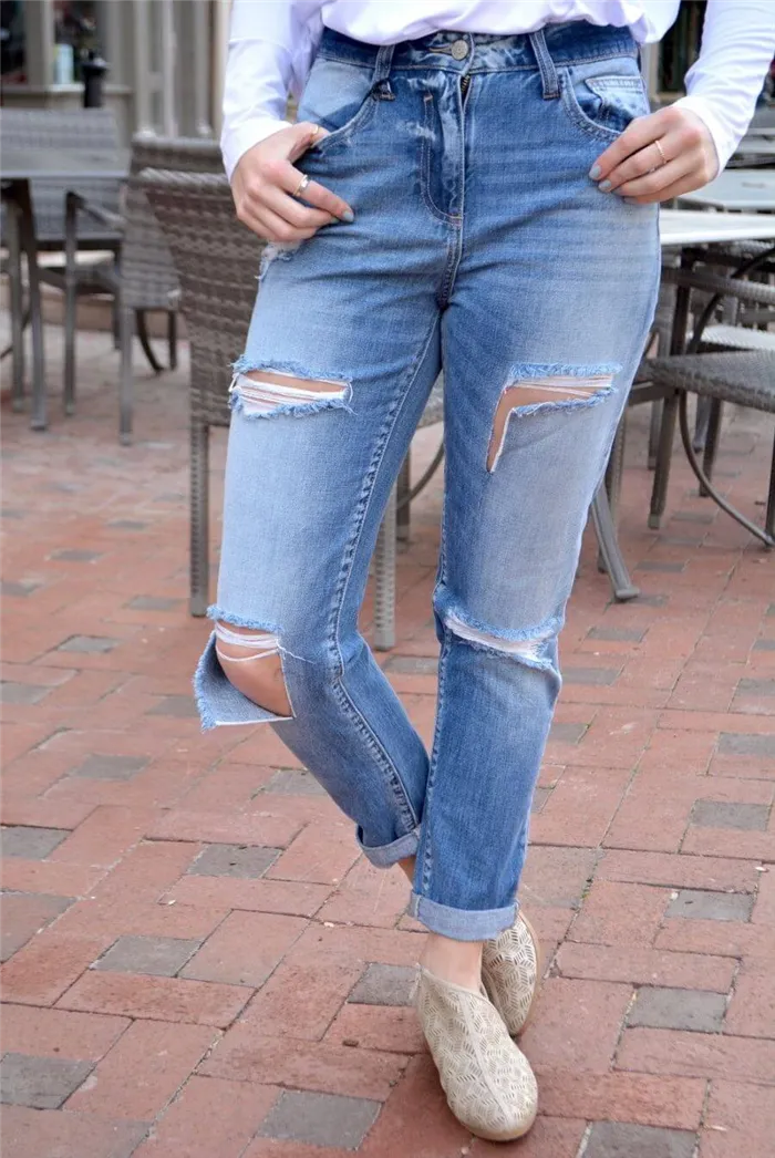 Различия между джинсами-мама и джинсами-бойфренд.