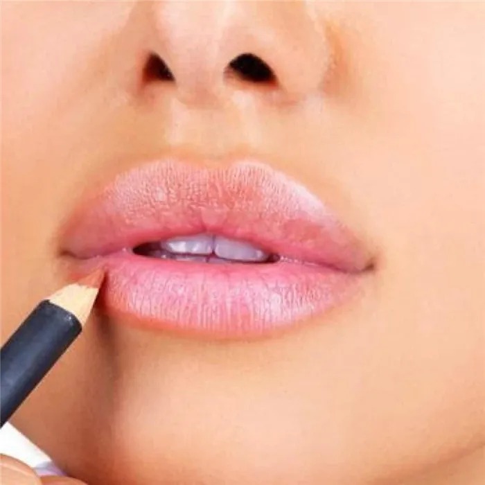 Как максимально подчеркнуть губы с помощью макияжа
