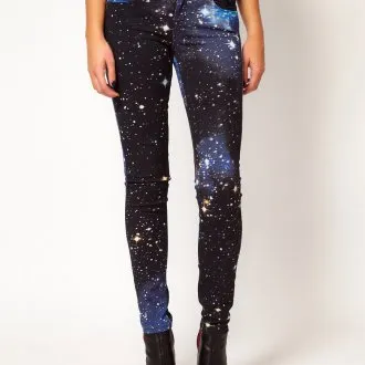 Космический принт на джинсах