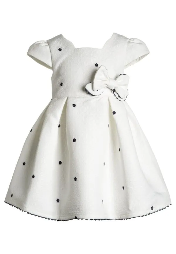 Детская мода 2022: белые платья для девочек
