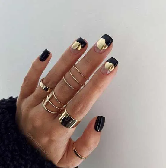 Черное золотое покрытие и прозрачные ногти