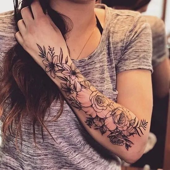 Татуировка на руке для девушек