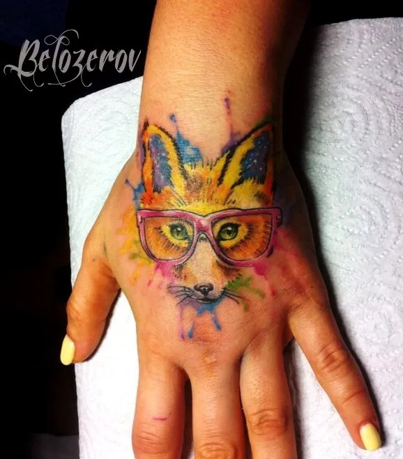 Фотини Фокс, татуировка женщины на руке