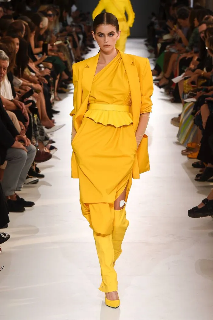 Модное желтое платье max mara желтое платье