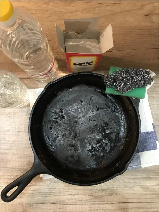 Что потребуется для чистки сковородки