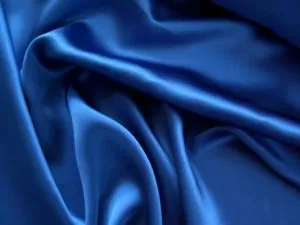 синий шелковый атлас