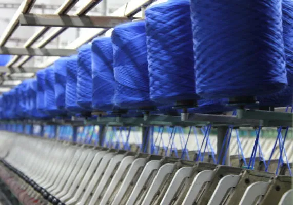 Плетение трикотажа на фабрике