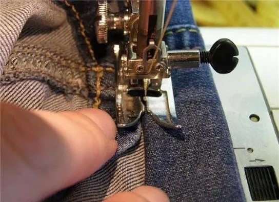 утолщение на джинсовой ткани