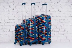 три чемодана