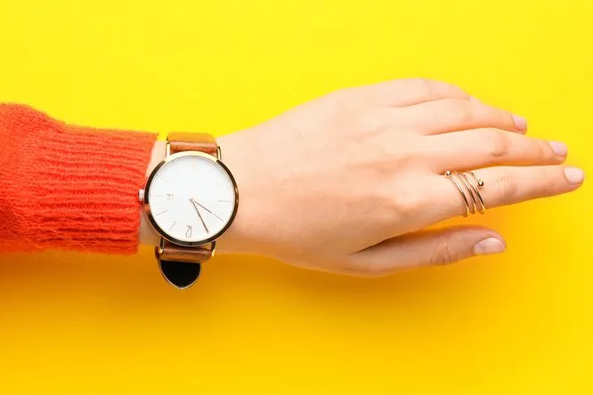 Стильные наручные часы на каждый день — какие женские модели покупать уже сейчас