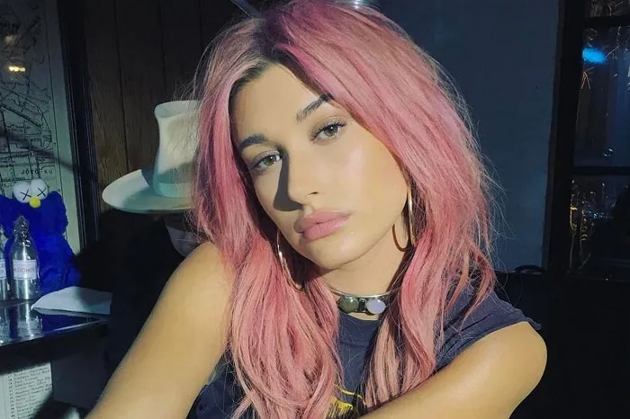 Светло-розовый цвет волос