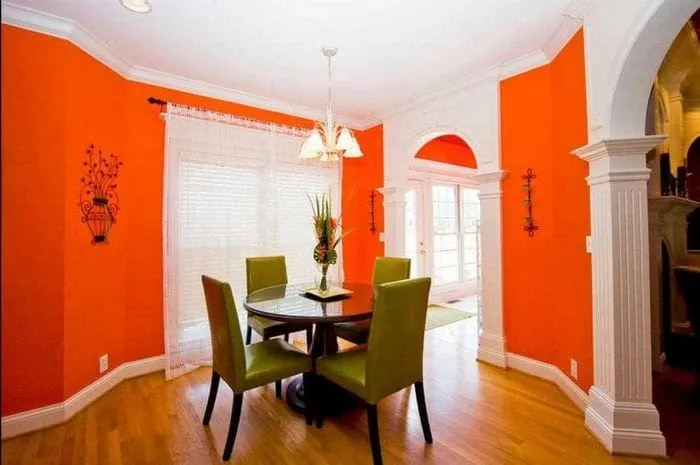 сочетание яркого оранжевого в интерьере спальни с другими цветами